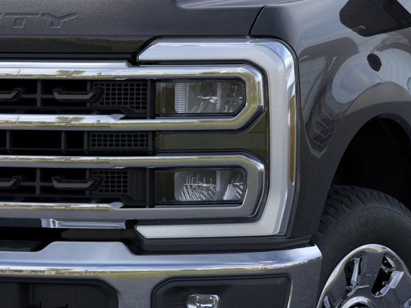 Ford F-350SD Vehicle Full-screen Gallery Image 18