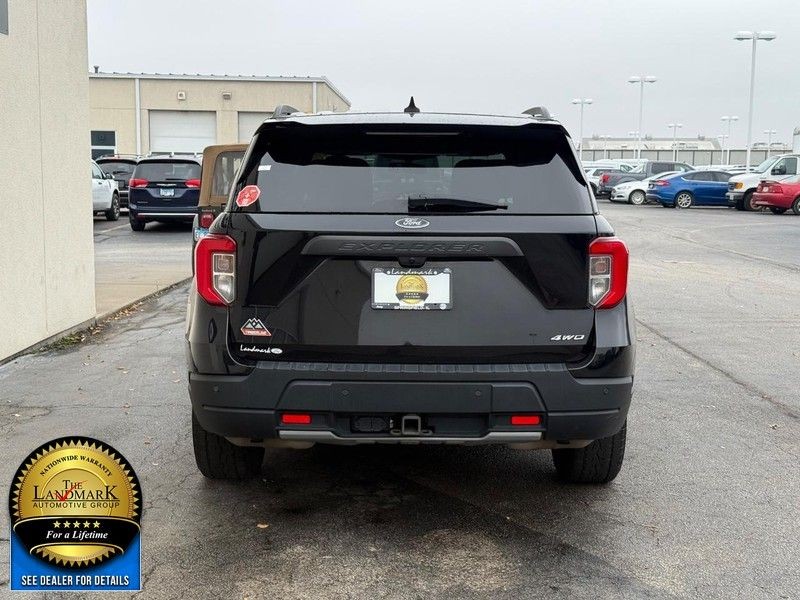 Ford Explorer Vehicle Full-screen Gallery Image 7