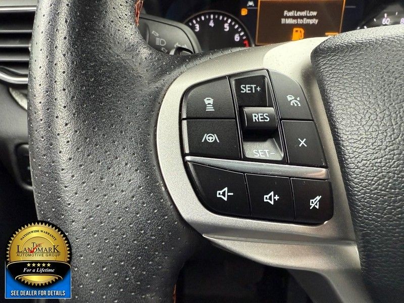 Ford Explorer Vehicle Full-screen Gallery Image 10