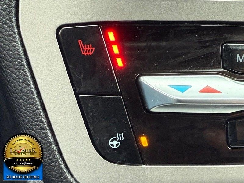 Ford Explorer Vehicle Full-screen Gallery Image 14