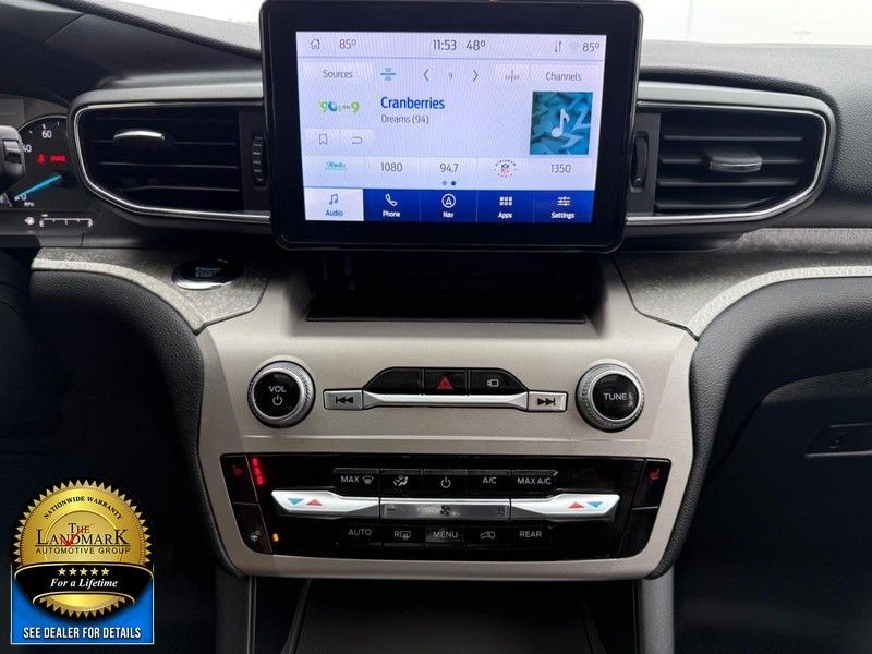 Ford Explorer Vehicle Full-screen Gallery Image 21