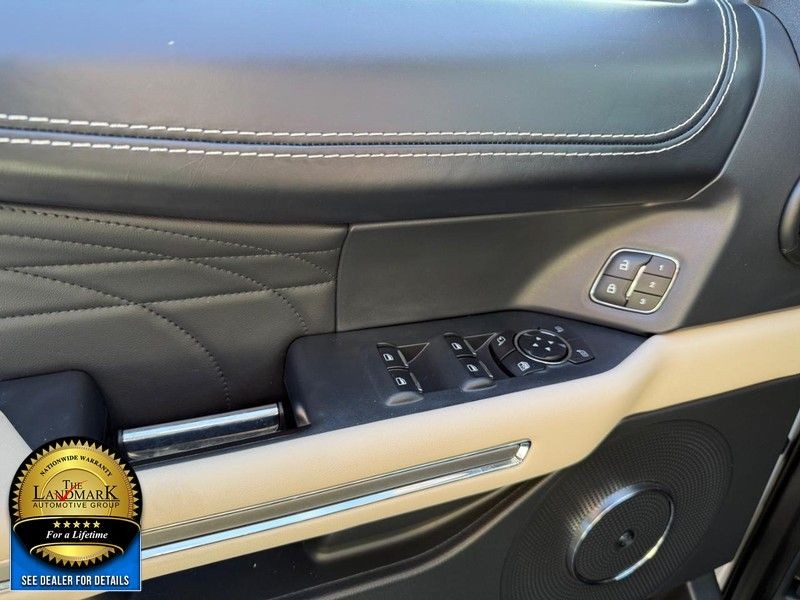 Ford Expedition Vehicle Full-screen Gallery Image 8