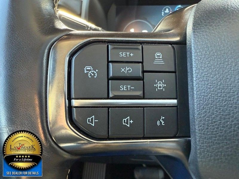 Ford Expedition Vehicle Full-screen Gallery Image 10