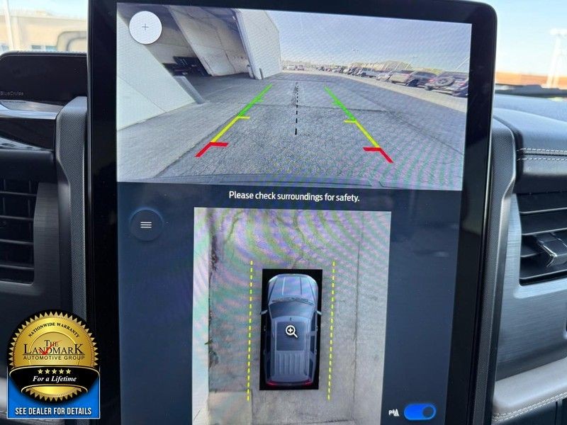 Ford Expedition Vehicle Full-screen Gallery Image 13