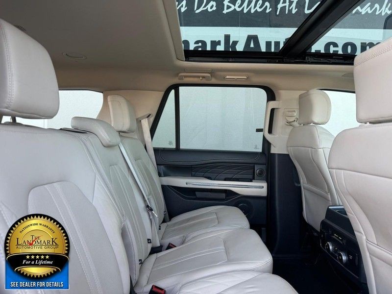 Ford Expedition Vehicle Full-screen Gallery Image 16