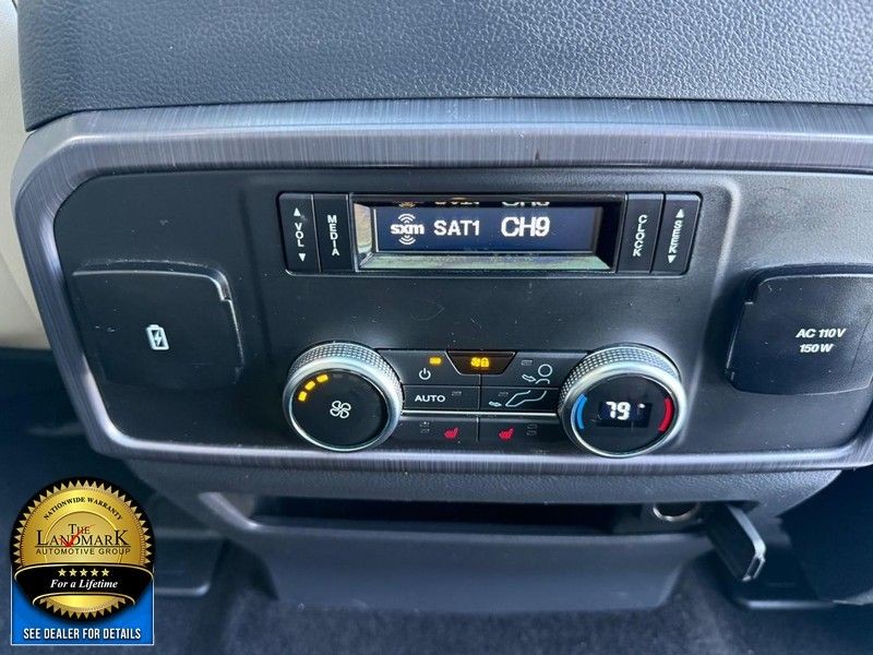 Ford Expedition Vehicle Full-screen Gallery Image 17