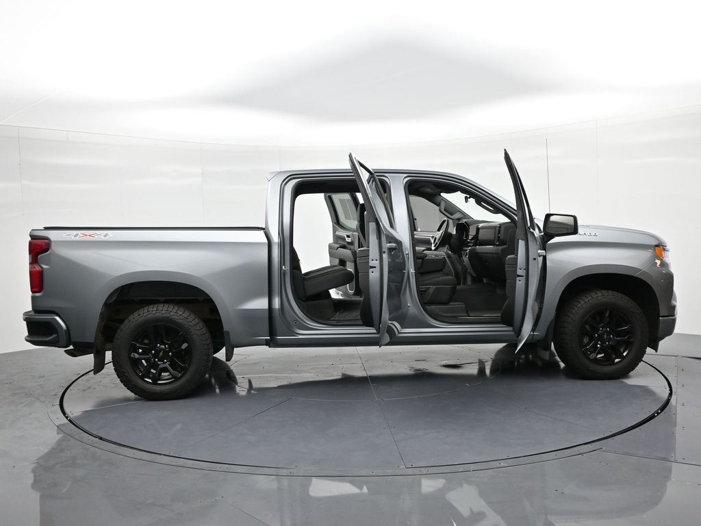 Chevrolet Silverado 1500 Vehicle Full-screen Gallery Image 24