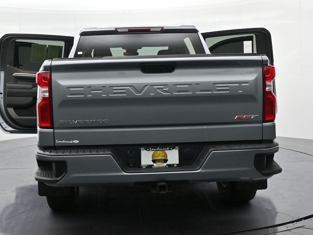 Chevrolet Silverado 1500 Vehicle Full-screen Gallery Image 27