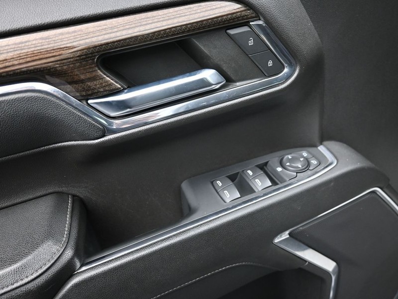 Chevrolet Silverado 1500 Vehicle Full-screen Gallery Image 11