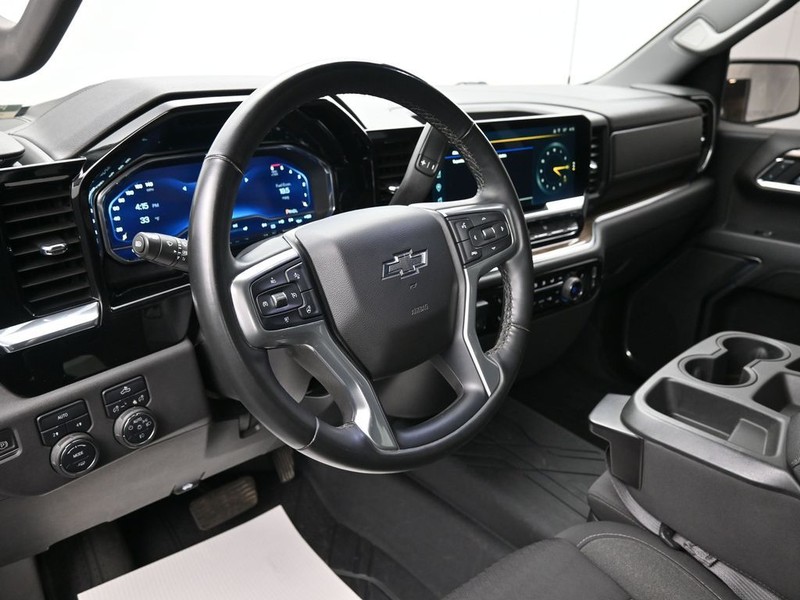 Chevrolet Silverado 1500 Vehicle Full-screen Gallery Image 14