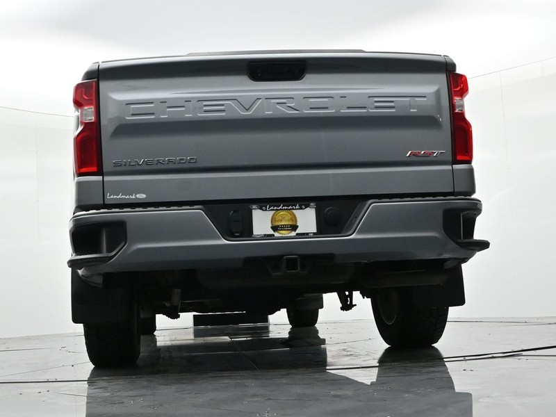 Chevrolet Silverado 1500 Vehicle Full-screen Gallery Image 21