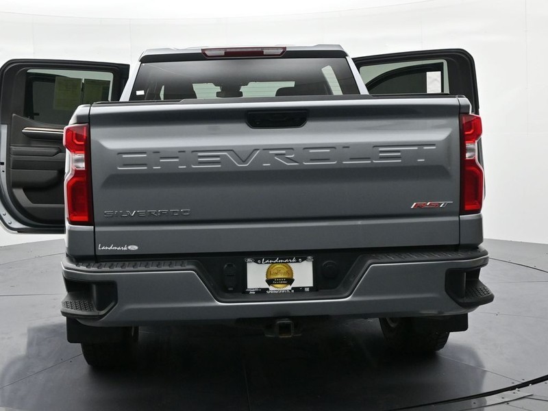 Chevrolet Silverado 1500 Vehicle Full-screen Gallery Image 27