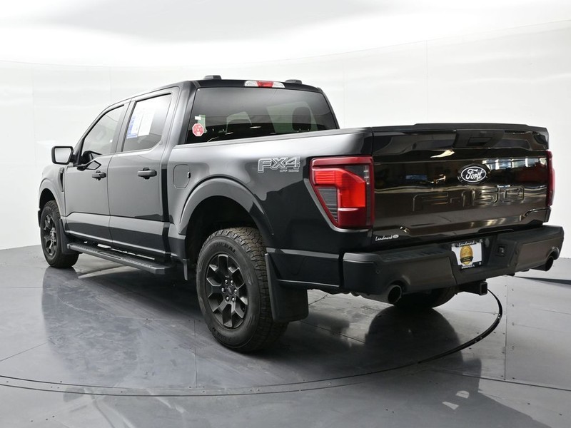 Ford F-150 Vehicle Full-screen Gallery Image 8