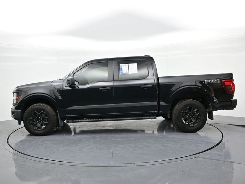 Ford F-150 Vehicle Full-screen Gallery Image 9