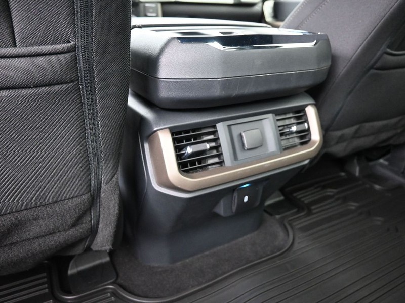 Ford F-150 Vehicle Full-screen Gallery Image 10