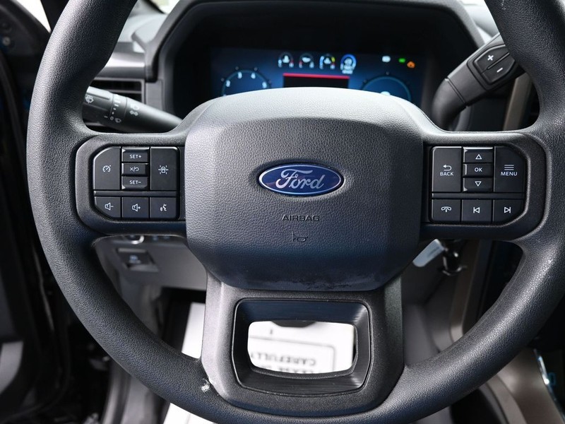 Ford F-150 Vehicle Full-screen Gallery Image 12