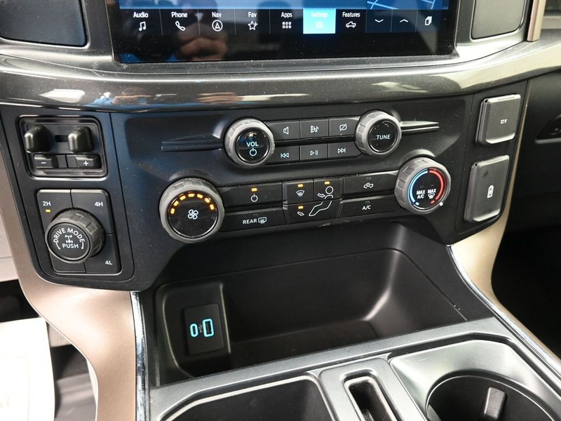 Ford F-150 Vehicle Full-screen Gallery Image 14