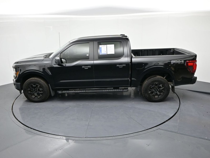 Ford F-150 Vehicle Full-screen Gallery Image 19