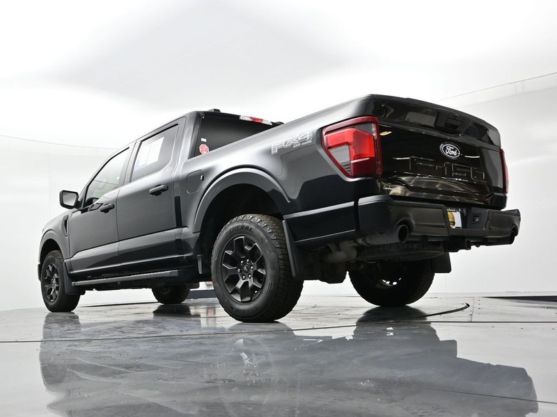 Ford F-150 Vehicle Full-screen Gallery Image 20
