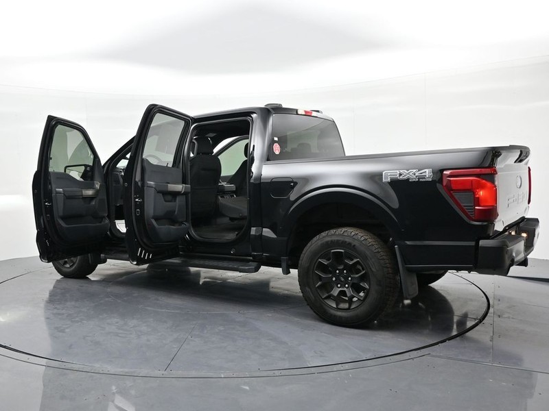 Ford F-150 Vehicle Full-screen Gallery Image 25