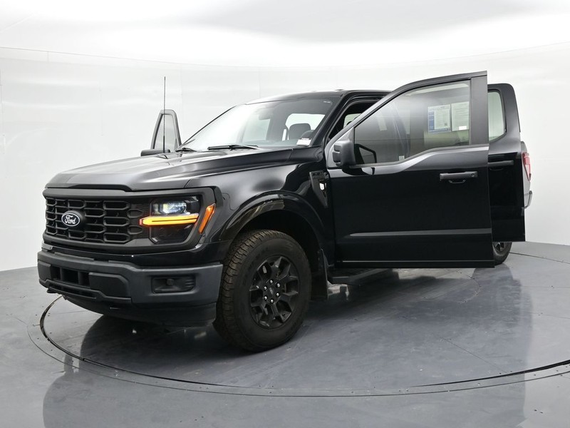 Ford F-150 Vehicle Full-screen Gallery Image 26