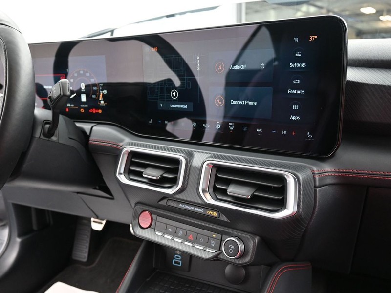 Ford Mustang Vehicle Full-screen Gallery Image 12