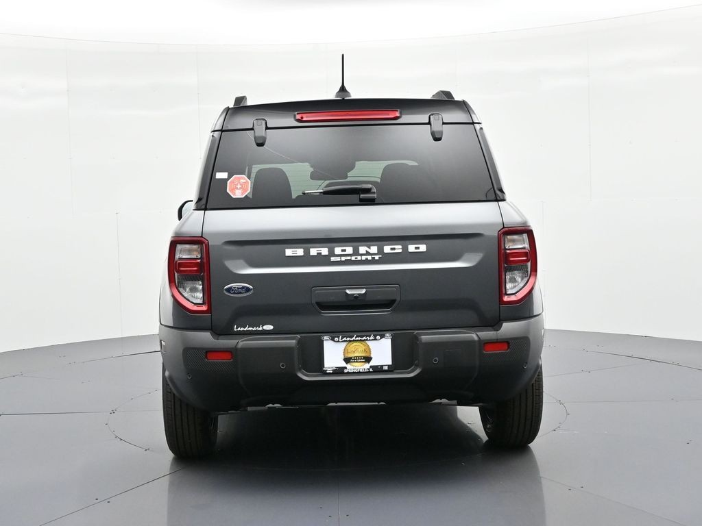 Ford Bronco Sport Vehicle Full-screen Gallery Image 7