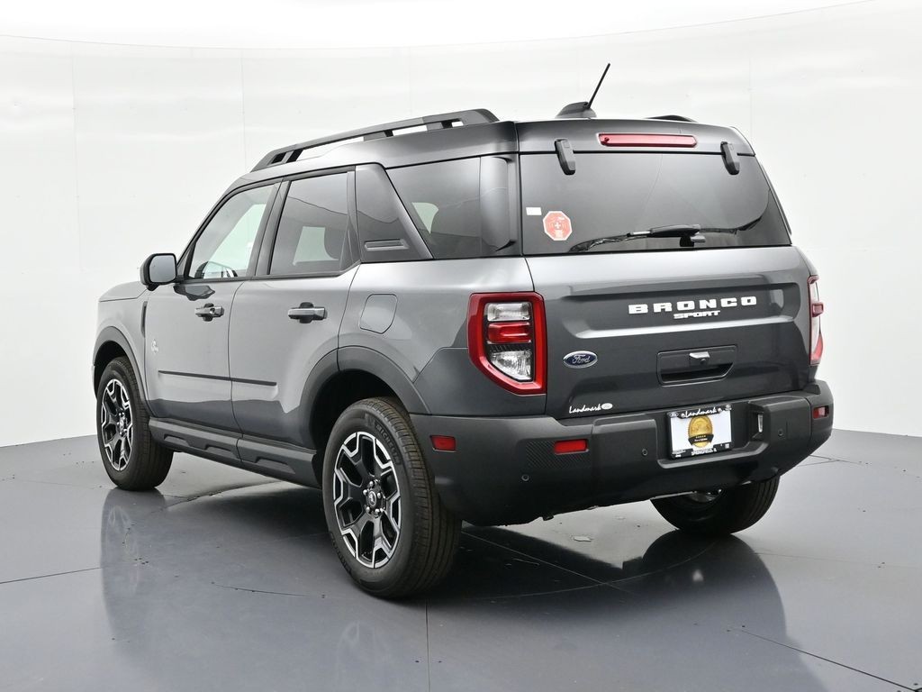 Ford Bronco Sport Vehicle Full-screen Gallery Image 8