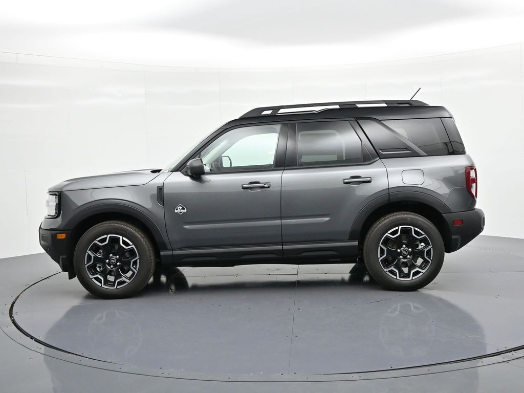 Ford Bronco Sport Vehicle Full-screen Gallery Image 9