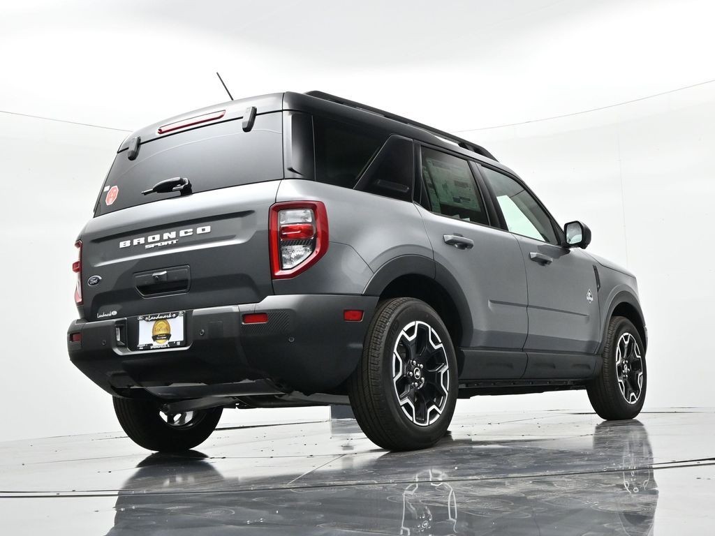 Ford Bronco Sport Vehicle Full-screen Gallery Image 23