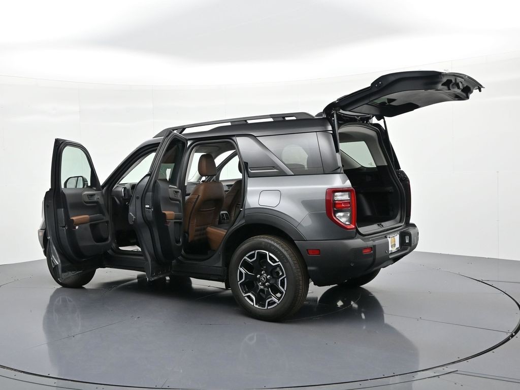 Ford Bronco Sport Vehicle Full-screen Gallery Image 26