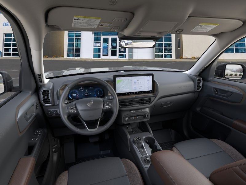 Ford Bronco Sport Vehicle Full-screen Gallery Image 9