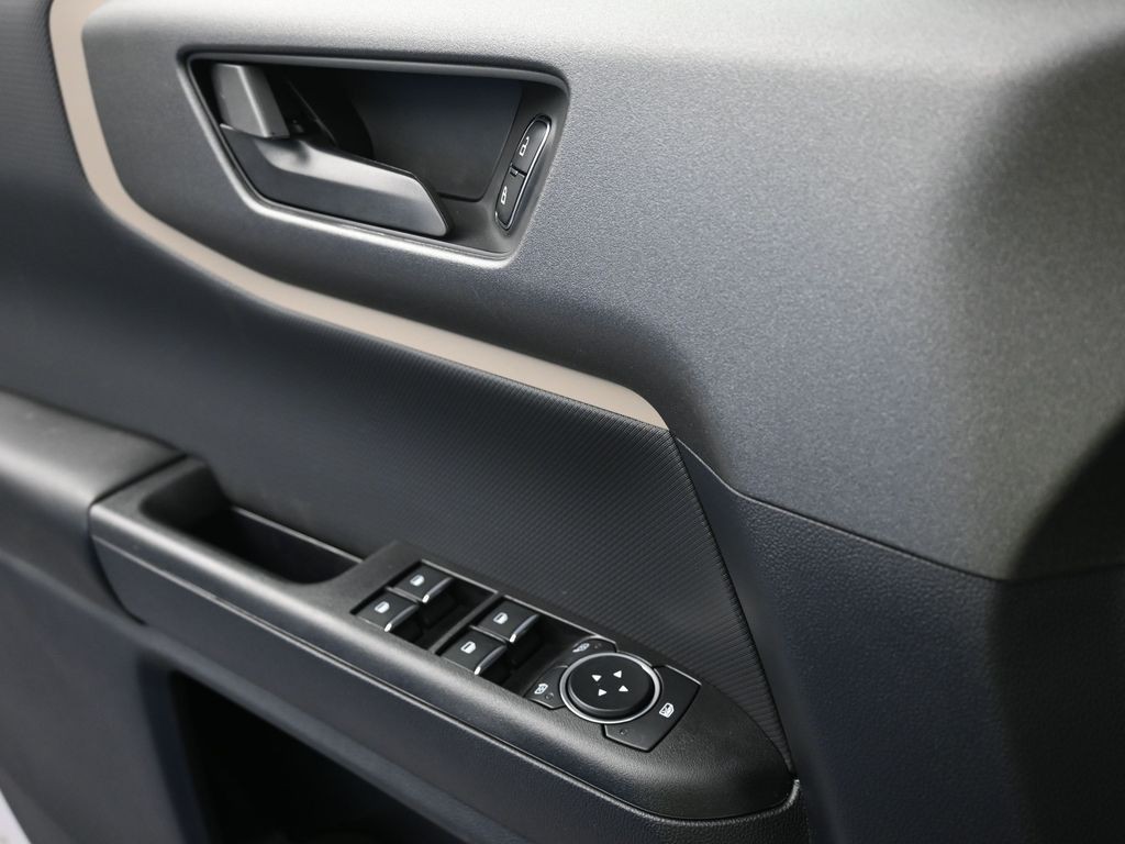 Ford Bronco Sport Vehicle Full-screen Gallery Image 15