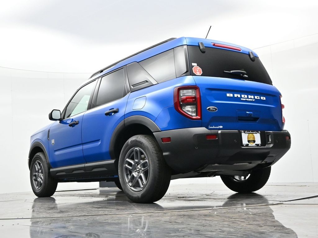 Ford Bronco Sport Vehicle Full-screen Gallery Image 21