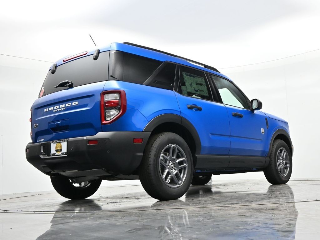 Ford Bronco Sport Vehicle Full-screen Gallery Image 23