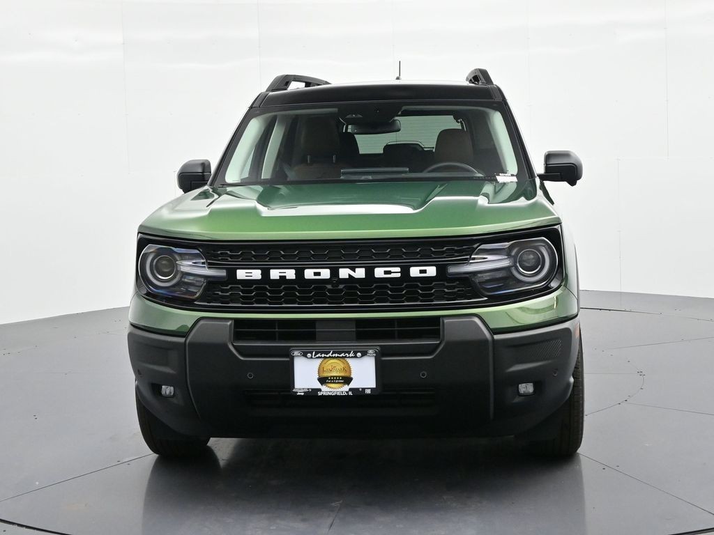 Ford Bronco Sport Vehicle Full-screen Gallery Image 3