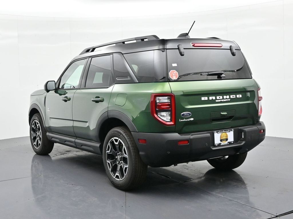 Ford Bronco Sport Vehicle Full-screen Gallery Image 8