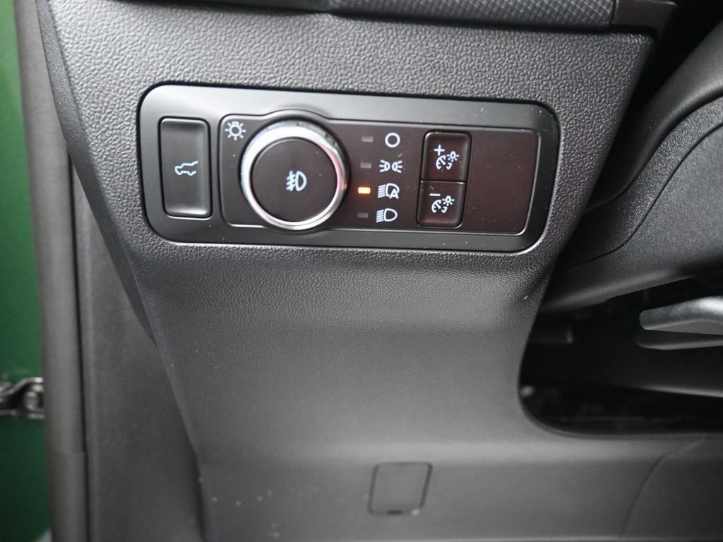 Ford Bronco Sport Vehicle Full-screen Gallery Image 14