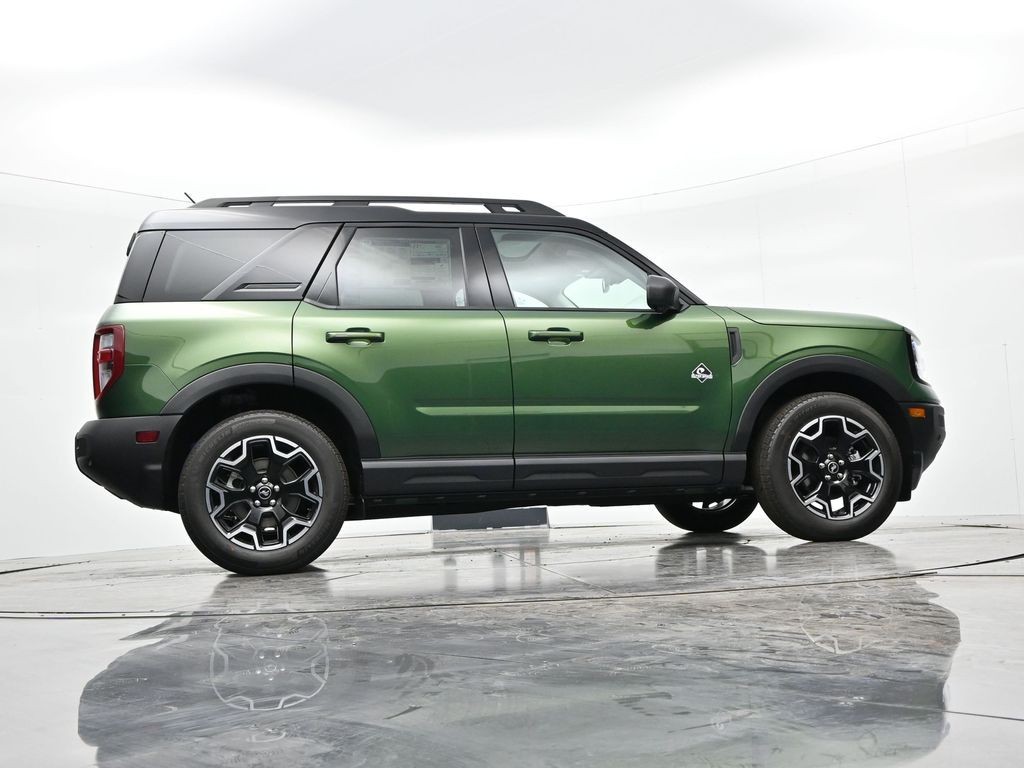 Ford Bronco Sport Vehicle Full-screen Gallery Image 25