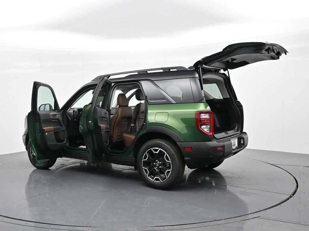 Ford Bronco Sport Vehicle Full-screen Gallery Image 27