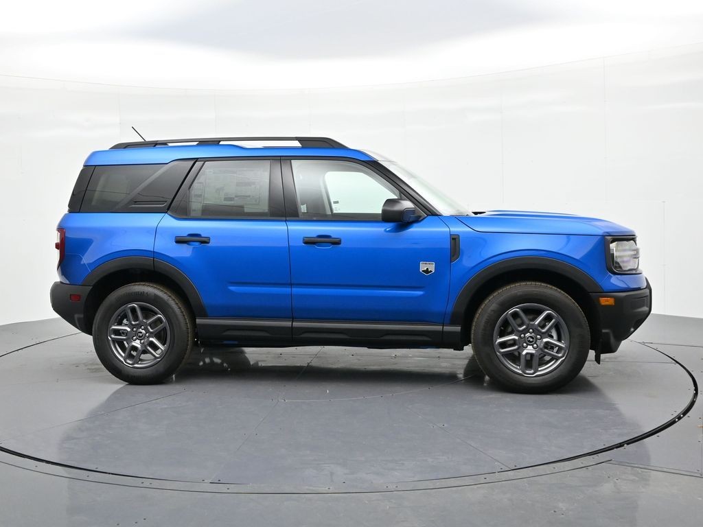 Ford Bronco Sport Vehicle Full-screen Gallery Image 5