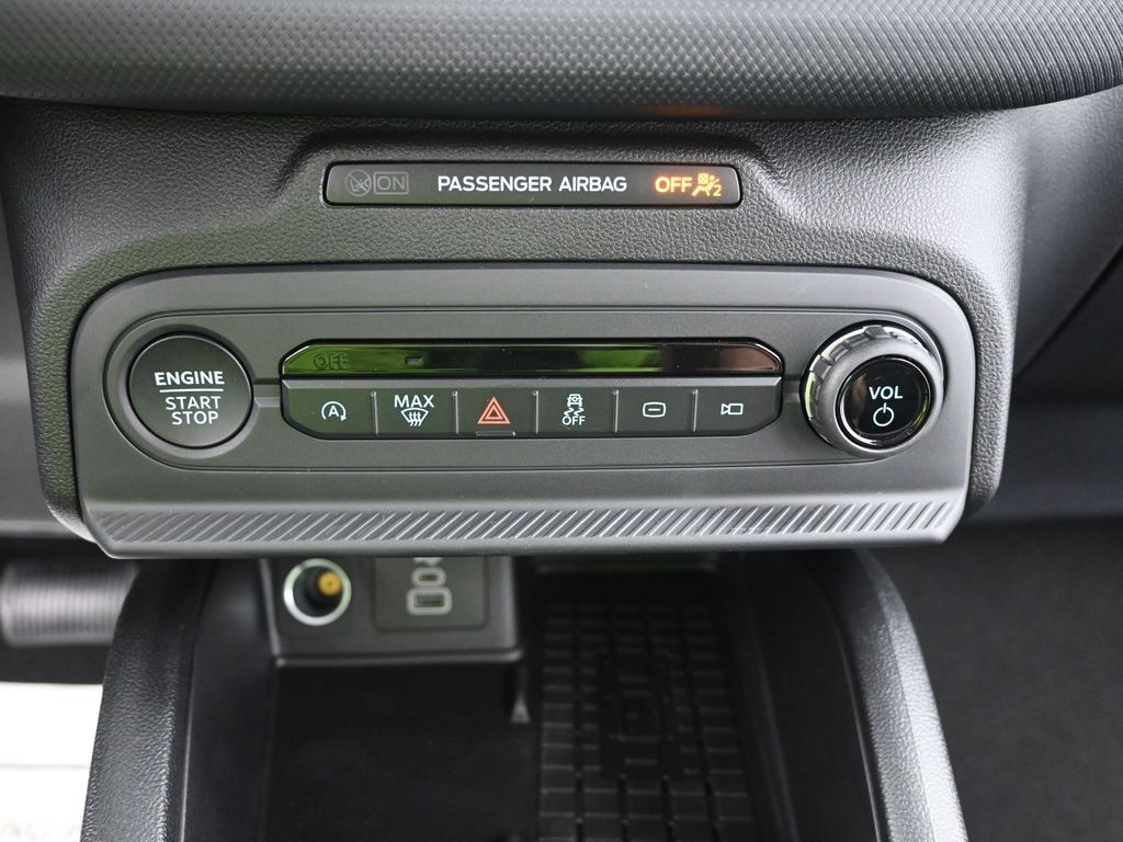 Ford Bronco Sport Vehicle Full-screen Gallery Image 11