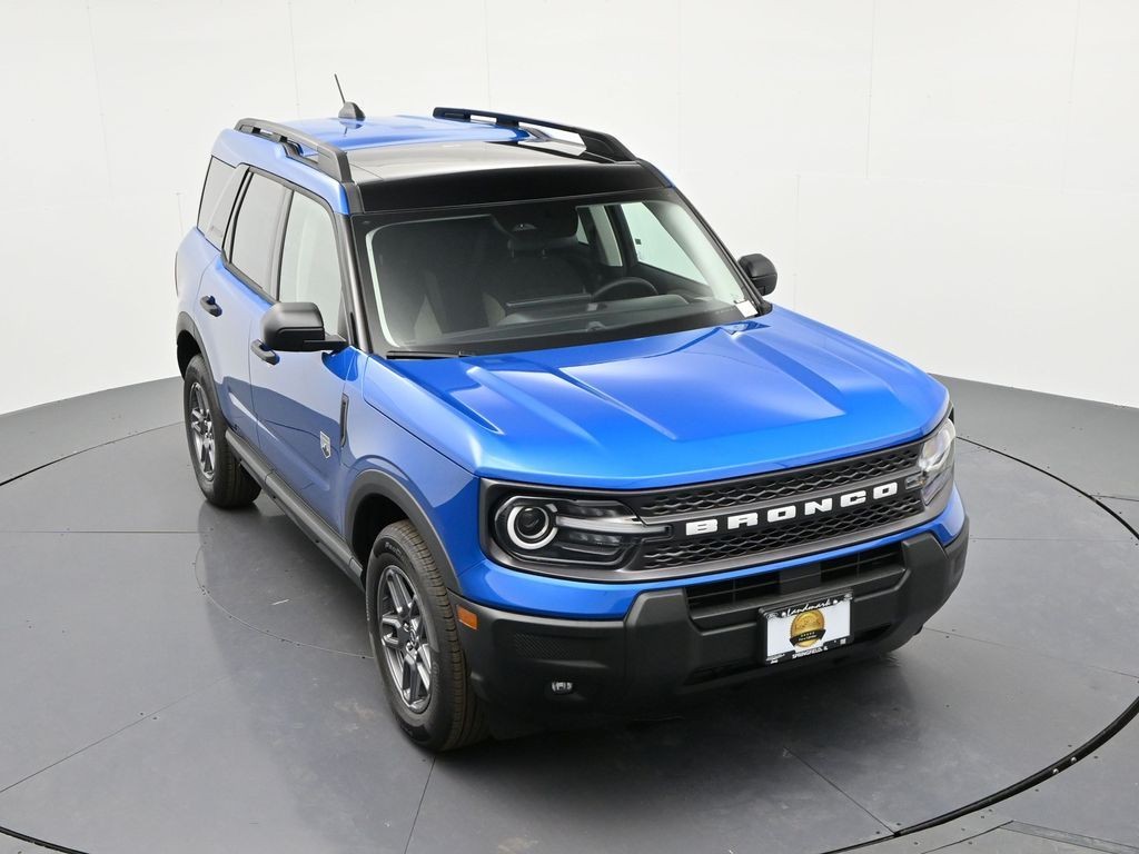 Ford Bronco Sport Vehicle Full-screen Gallery Image 18