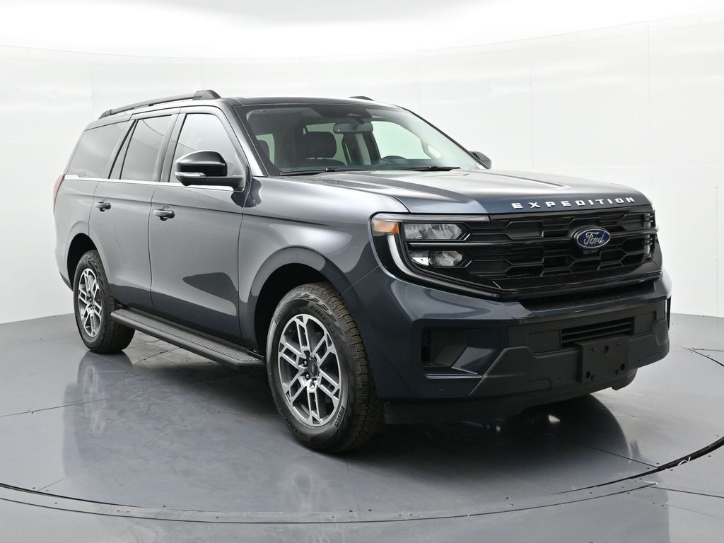 Ford Expedition Vehicle Full-screen Gallery Image 4