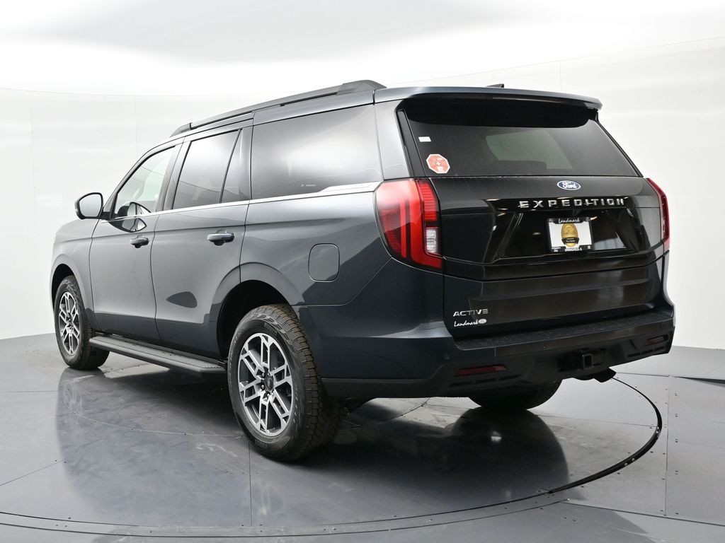 Ford Expedition Vehicle Full-screen Gallery Image 8