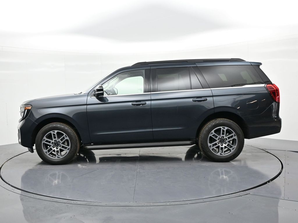 Ford Expedition Vehicle Full-screen Gallery Image 9