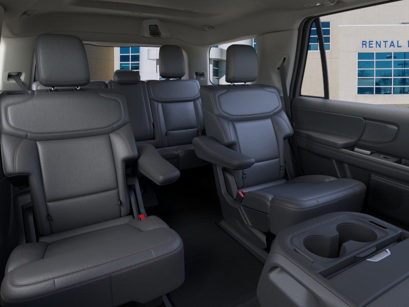 Ford Expedition Vehicle Full-screen Gallery Image 11