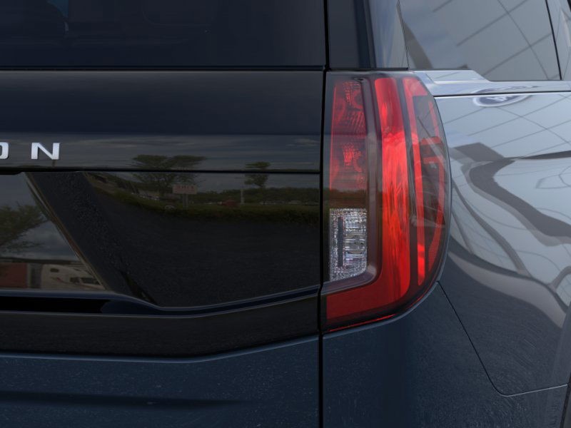 Ford Expedition Vehicle Full-screen Gallery Image 21