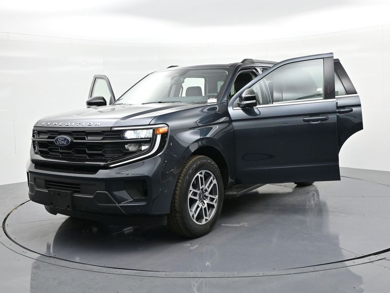 Ford Expedition Vehicle Full-screen Gallery Image 27