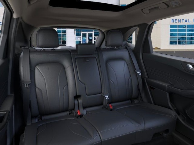 Ford Escape Plug-In Hybrid Vehicle Full-screen Gallery Image 11